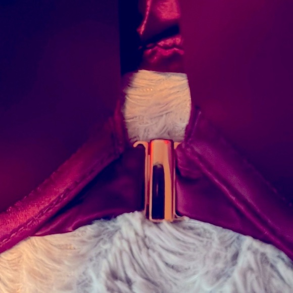 Victoria’s Secret Bra - Picture 2 of 4